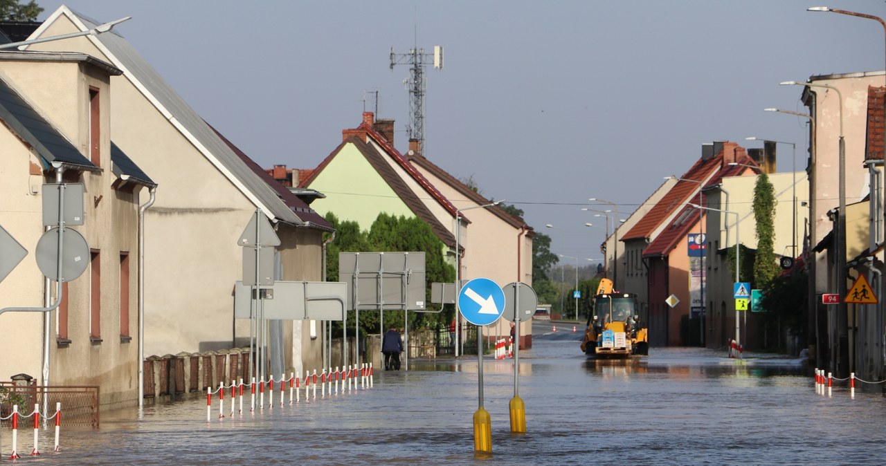 Zalany Lewin Brzeski. Policja zatrzymała szabrowników