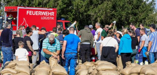Tam kilkadziesiąt miejscowości nadal jest odciętych od świata, trwa ewakuacja