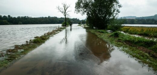 Fala kulminacyjna przechodzi przez Nowogród Bobrzański