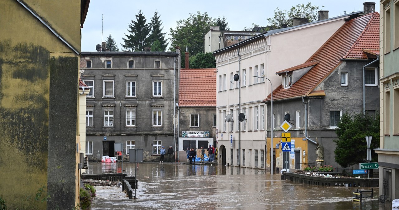 Burmistrz Bystrzycy Kłodzkiej: Ludzie potracili dorobek życia. Były dantejskie sceny w urzędzie