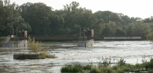 Przez Wroclaw przechodzi fala powodziowa [RELACJA NA ŻYWO]