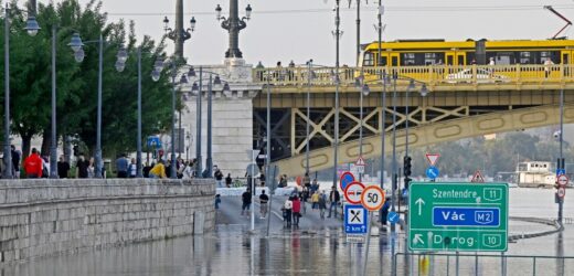 Wielka woda na Węgrzech. Budapeszt czeka na falę kulminacyjną na Dunaju