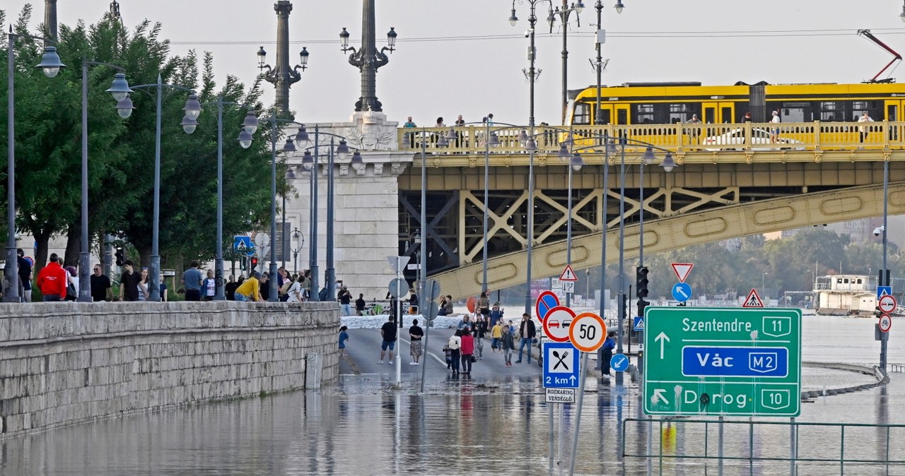 Wielka woda na Węgrzech. Budapeszt czeka na falę kulminacyjną na Dunaju