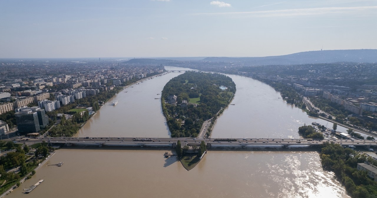 Na Węgrzech fala kulminacyjna na Dunaju. Poprawia się sytuacja w Austrii