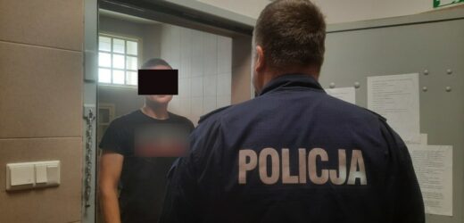 Z impetem uderzył w radiowóz i odjechał. 41-latek w rękach policji