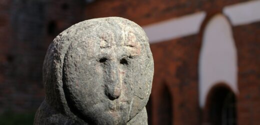 Baba Pruska zmieniła miejsce na dziedzińcu olsztyńskiego zamku