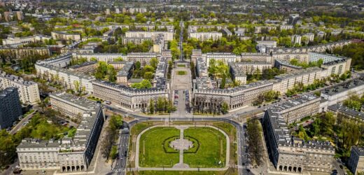 Historia Nowej Huty w komiksie – od niedzieli na placu Centralnym