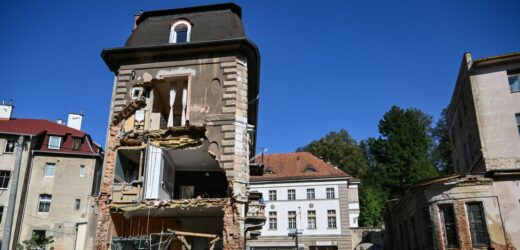 Uszkodzone domy, mosty i szkoły. Są wstępne raporty ws. strat po powodzi
