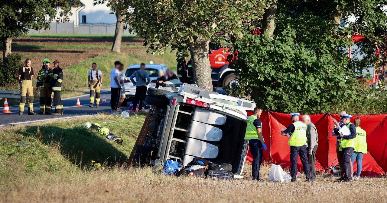 Dwie osoby nie żyją, kilkanaście rannych. Tragiczny wypadek busa w Świętokrzyskiem