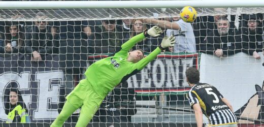 Szpaler i koszulka z numerem 252. Juventus pożegnał Wojciecha Szczęsnego [WIDEO]