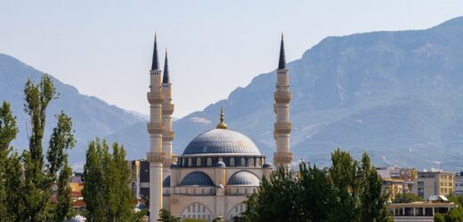 Tirana ma stać się państwem muzułmańskim. Wzorem Watykan