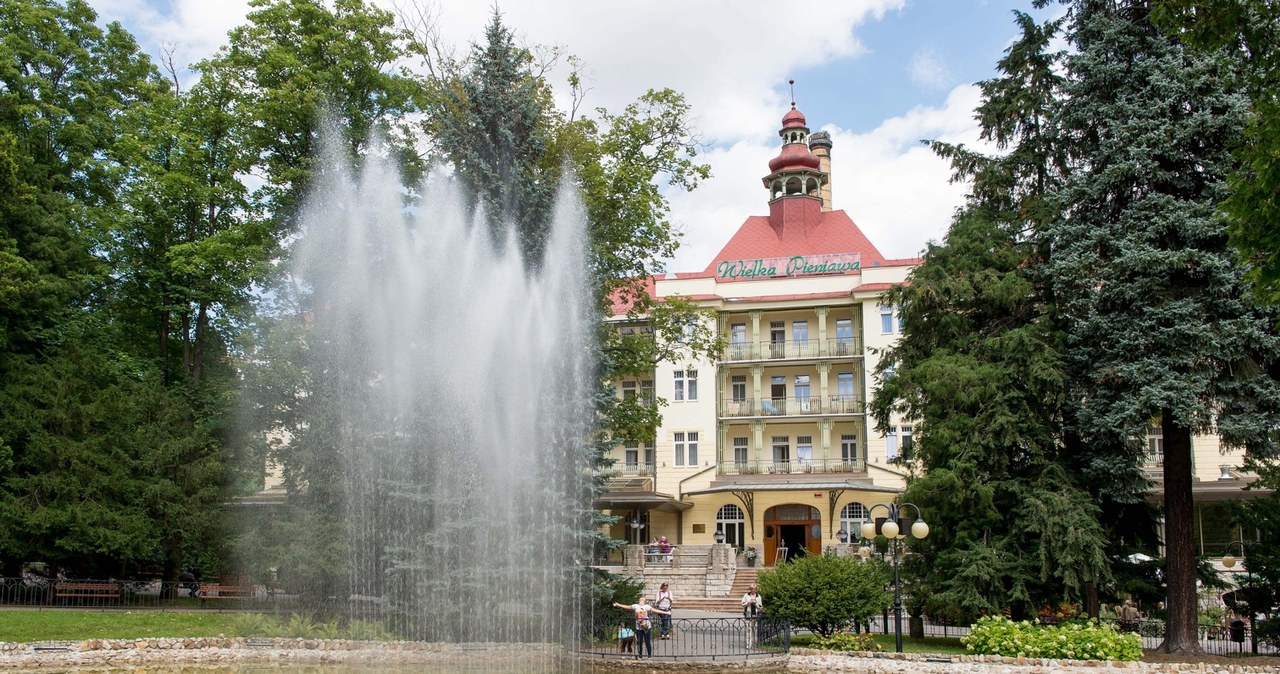 Nie powódź, ale odwoływane rezerwacje. Problemy kurortów z południa Polski