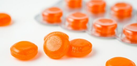 Strepsils znika z aptek. GIS wycofuje całą serie tabletek