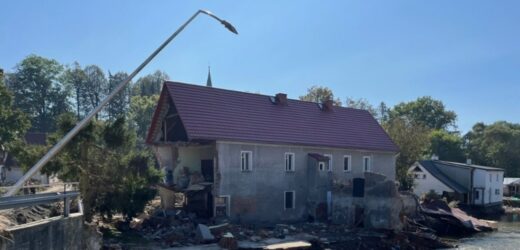 Szczyt fali powodziowej w Słubicach. Stany alarmowe w Kostrzynie przekroczone