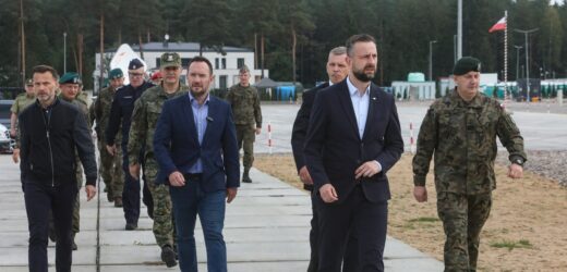 Szturm na granicę polsko-białoruską. Szef MON: Sytuacja jest poważna