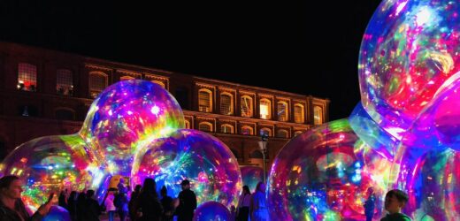 Gwiezdne wrota i rybie łuski w Łodzi. Ruszył Light Move Festival