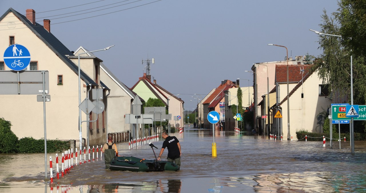 Szabrownicy wciąż w akcji. Policja podała najnowsze dane