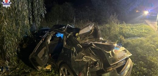 Z audi zostały strzępy. W środku trzech nastolatków