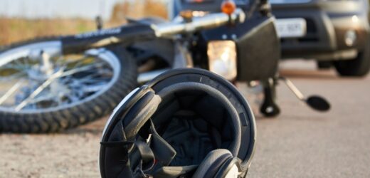13-latka ofiarą zderzenia dwóch aut i motocykla