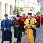 Orszak profesorów przeszedł ulicami Krakowa