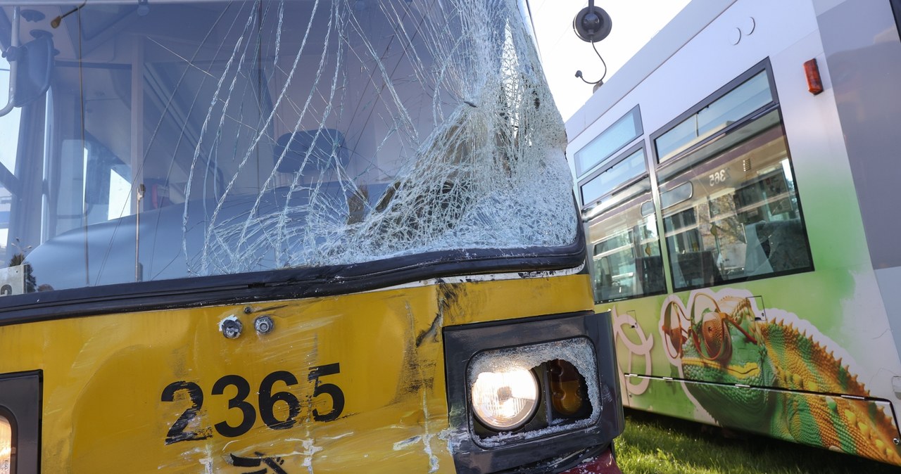 Łódź: Tramwaj zderzył się z dostawczakiem. Są poszkodowani