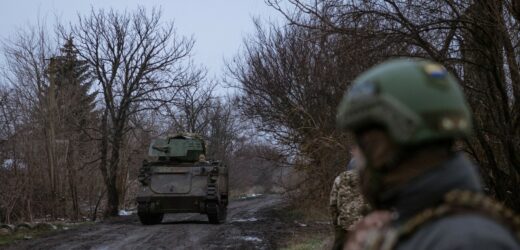 Rosjanie zawiesili flagi w Wuhłedarze. Ukraina traci kolejną miejscowość w Donbasie