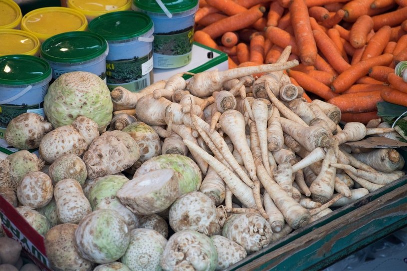 Wygląda jak pietruszka, ale zaskakuje smakiem. Polacy zupełnie o niej zapomnieli