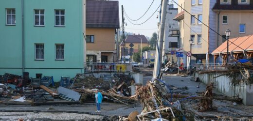 Oszuści w Lądku-Zdroju chcą wyłudzić wrażliwe dane od powodzian
