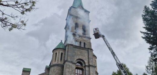 Akcja gaśnicza na Krupówkach. „To tylko ćwiczenia”