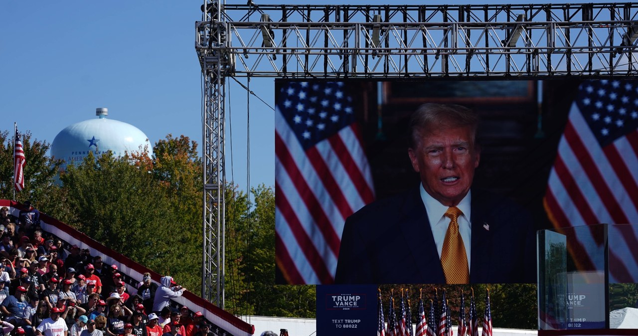 Trump na wiecu w miejscu zamachu zasugerował, że demokraci chcieli go zabić