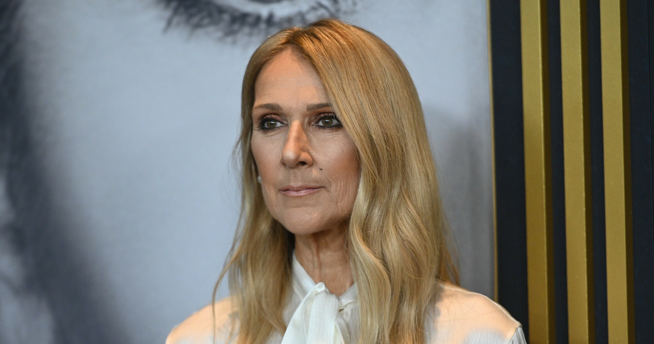 Celine Dion oblana litrami napoju. Jedna z największych tradycji futbolu