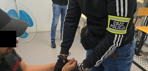Zatrzymano poszukiwanego ENA za oszustwa internetowe. CBZC zabezpieczyło 20 milionów złotych