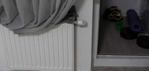 To dlatego rachunki za ogrzewanie są tak wysokie. Odsuń od grzejnika, a zauważysz różnicę