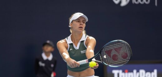 Magda Linette w 1/8 finału turnieju w Wuhan. Rywalka skreczowała