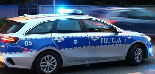 Wypadek z udziałem radiowozu. Cztery osoby ranne