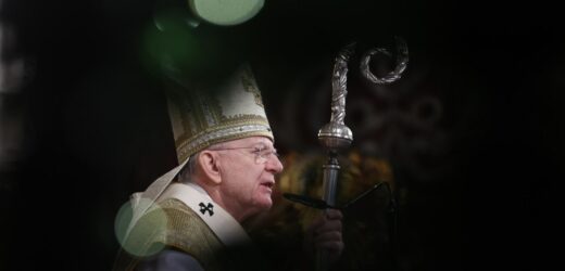 ​Na scenie podcinał gardło lalce z twarzą abp. Jędraszewskiego. Jest wyrok