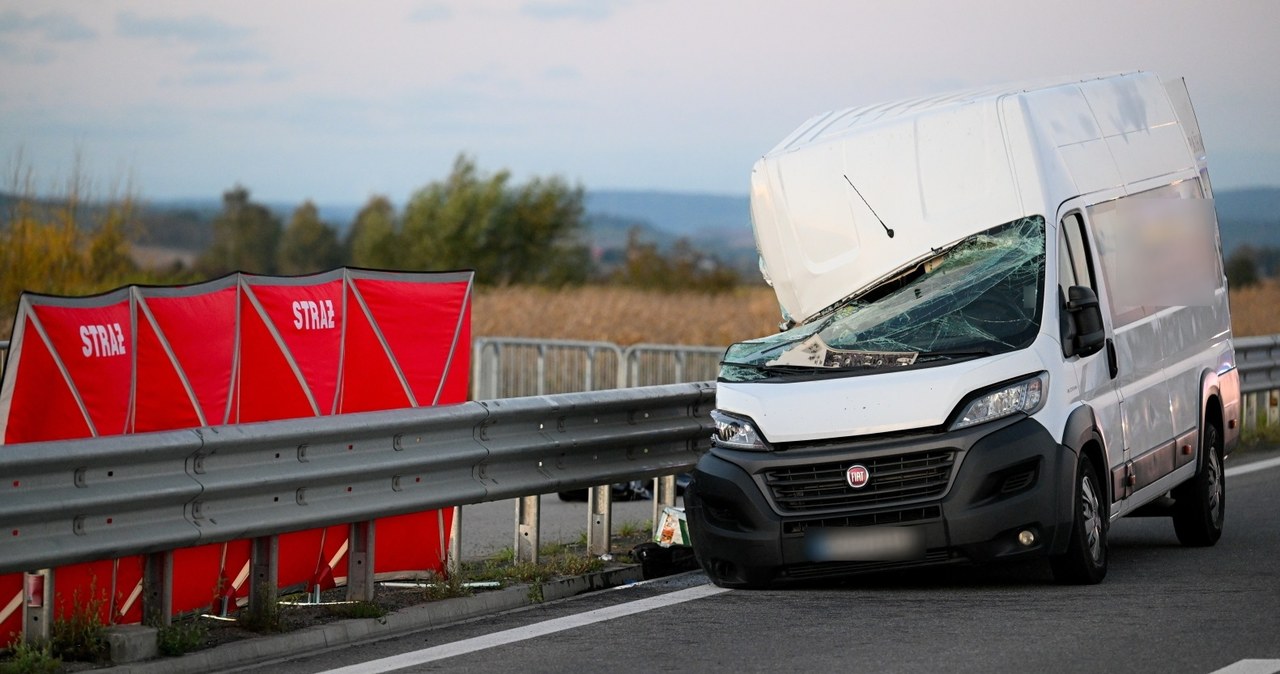 Tragiczny wypadek w Medyce. Bus uderzył w ciężarówkę