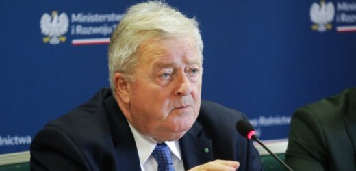 Pomoc dla rolników po powodzi. Minister podał kwoty