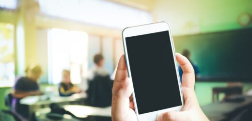 Co z zakazem używania telefonów w szkołach? Mamy komentarz resortu