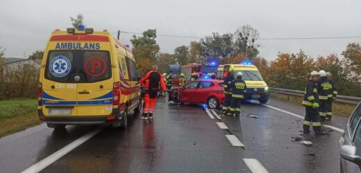 Zderzenie czterech aut w Steklinie. Są ranni