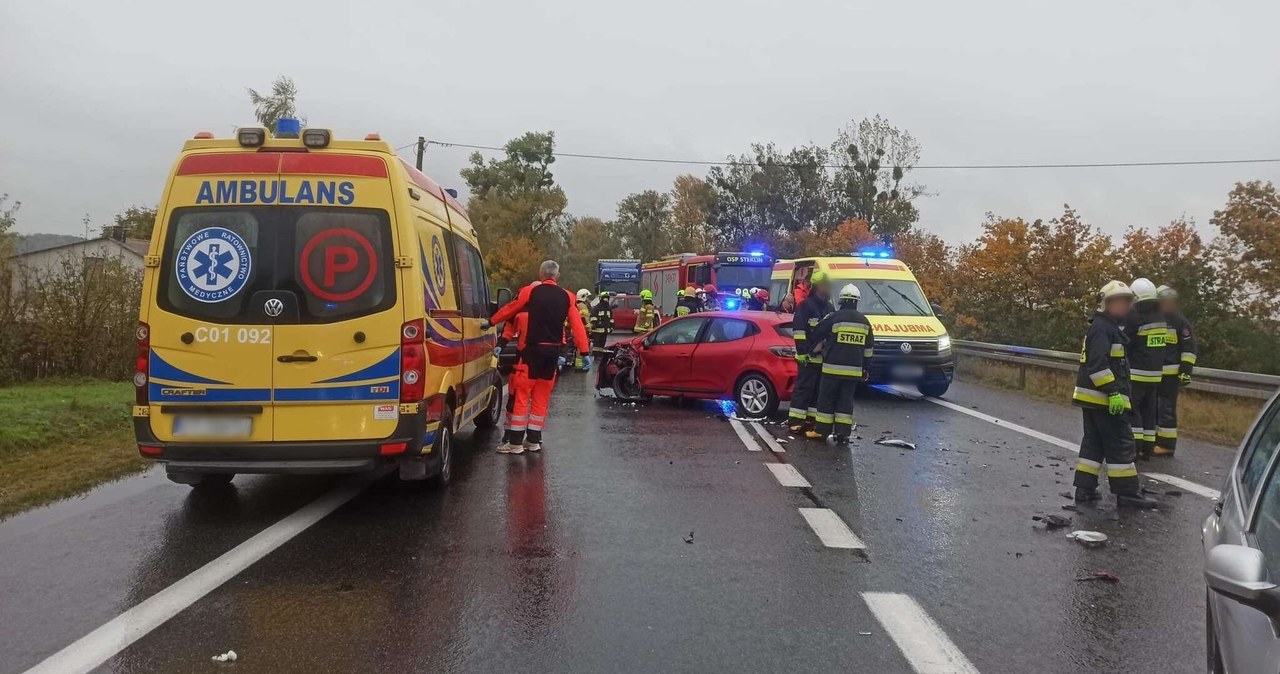 Zderzenie czterech aut w Steklinie. Są ranni