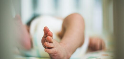 Niemowlak ze złamaną nogą. Jest areszt dla ojca dziecka