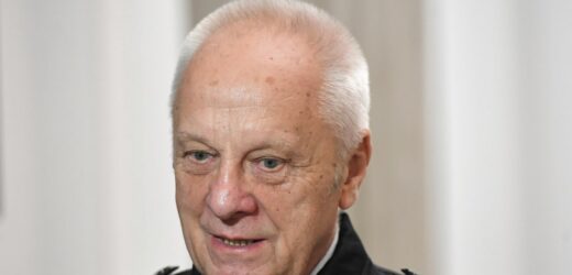 Stefan Niesiołowski chciał zadośćuczynienia za internowanie. Jest wyrok