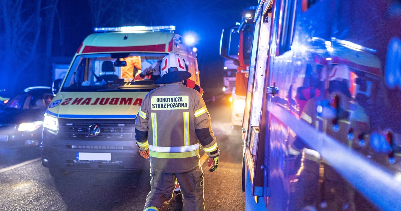 Pożar auta w garażu podziemnym. Ewakuowano 100 osób