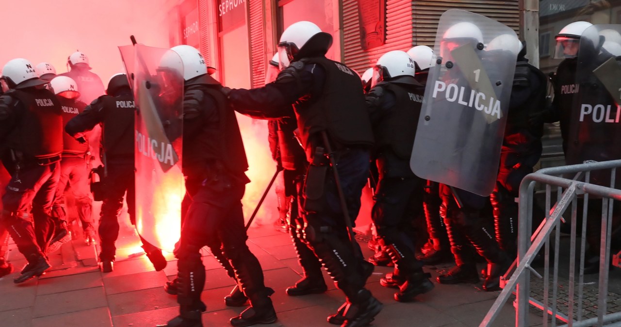 Koniec anonimowości w szeregach policji. Nowe oznaczenia po skandalu na Marszu Niepodległości