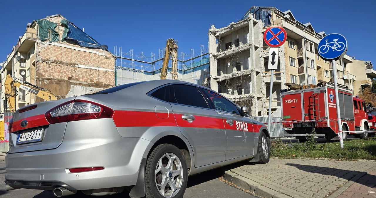 Pękła ściana bloku w Warszawie. Ewakuacja mieszkańców