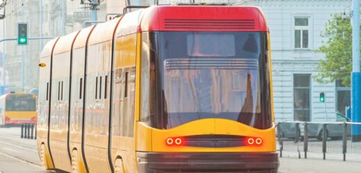 Wypadek na budowie trasy tramwajowej do Wilanowa. Ranny jeden z pasażerów