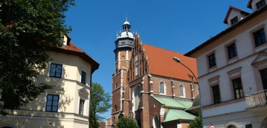 Ćwiczenia na wypadek pożaru zabytkowej bazyliki w sercu Krakowa