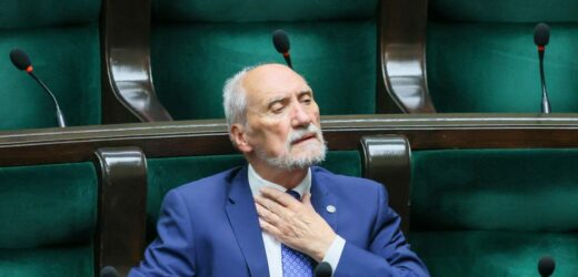 Macierewicz odpowiedział na raport MON. Padły mocne słowa
