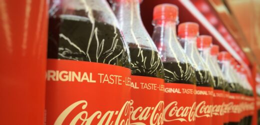 Coca-Cola wycofuje w Austrii 28 mln butelek. „Zagrożenie dla zdrowia”